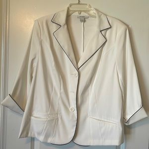DRESS BARN White Blazer with Black Trim, 3/4 Sleeves. Shoulder Pads.